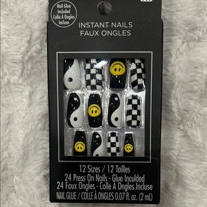 Bodyrage Black and White Press-On Nails with Smiley & checkered Design w/glue